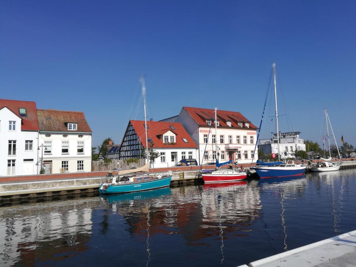 Fewo "Hafenblick" Ueckermunde Luaran gambar