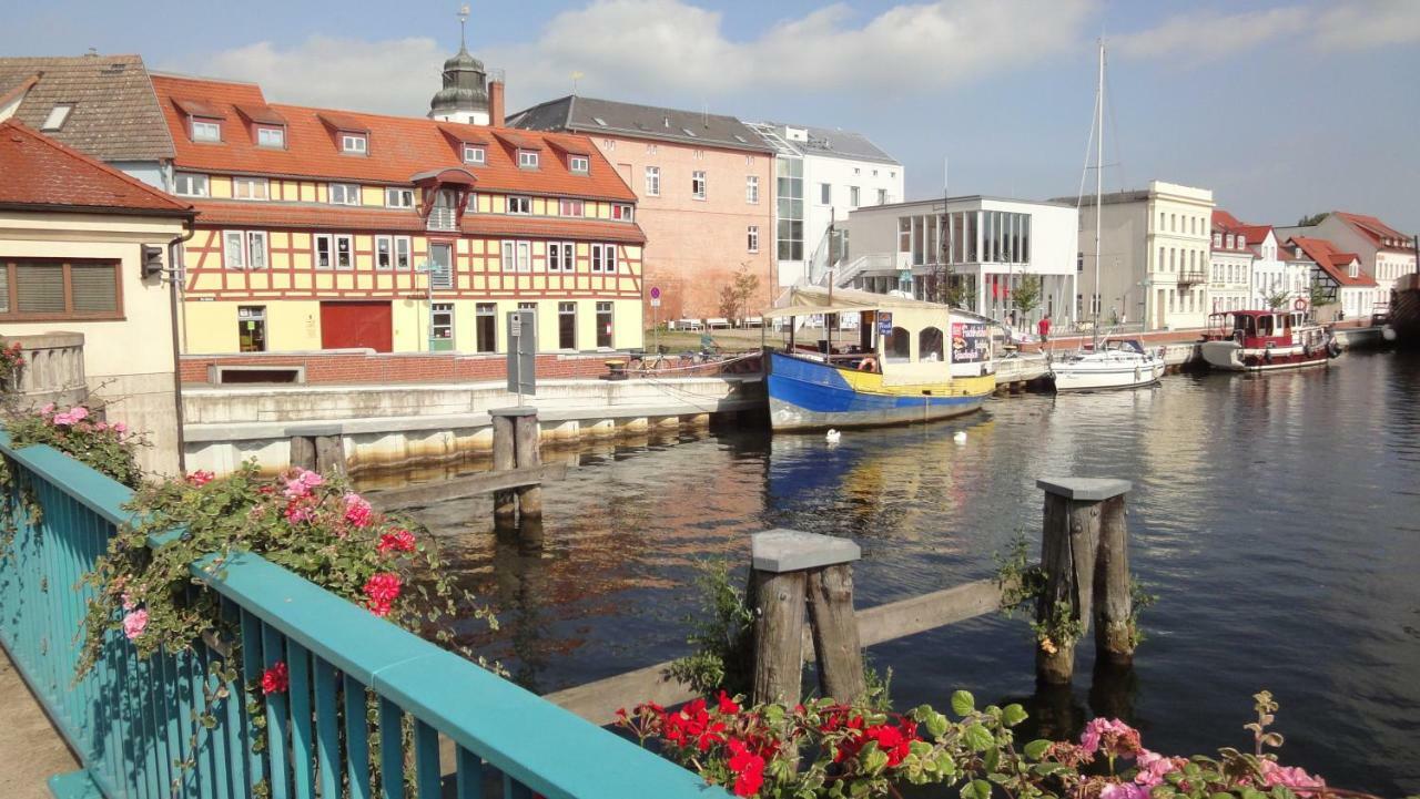 Fewo "Hafenblick" Ueckermunde Luaran gambar
